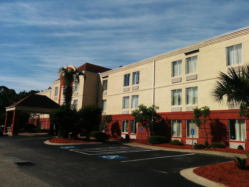 Comfort Inn N Myrtle Beach Barefoot Landing Север Миртл Бич Экстерьер фото